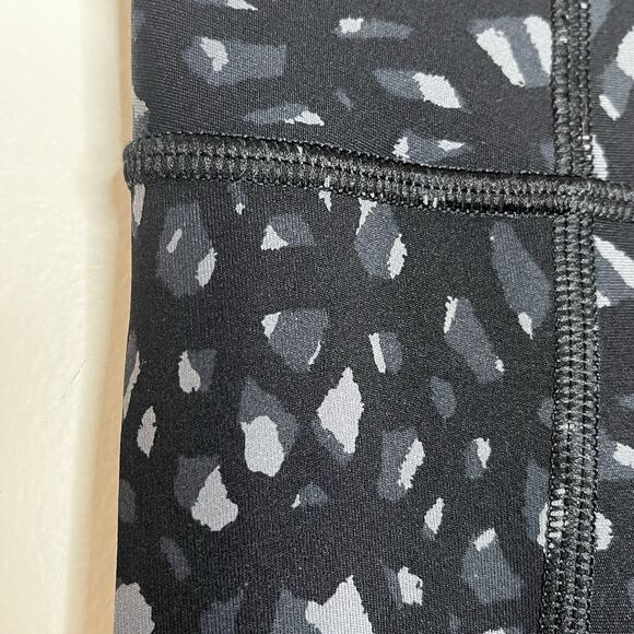 Lululemon Tight Stuff Tight Simply Lace Play Dark Slate Black Luxtreme Size 6 - Picture 3 of 9